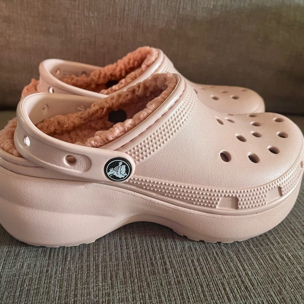 CROCS Pink Fleece-Lined Platform Clogs NEW WITH TAGS W 5